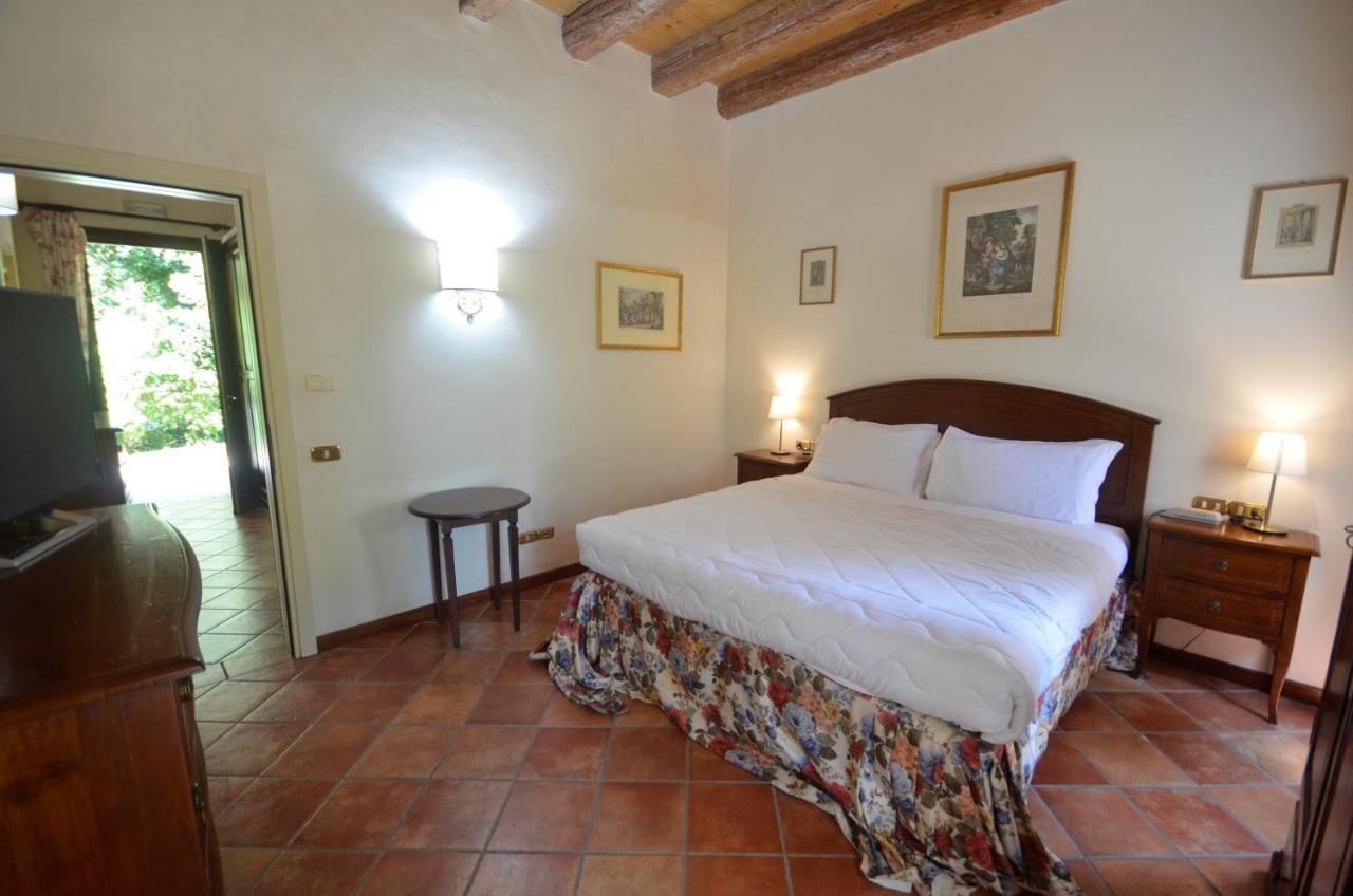 Hotel Villa Luppis Pasiano Di Pordenone Exteriör bild