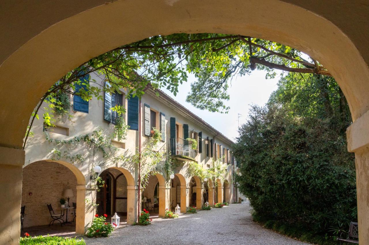Hotel Villa Luppis Pasiano Di Pordenone Exteriör bild