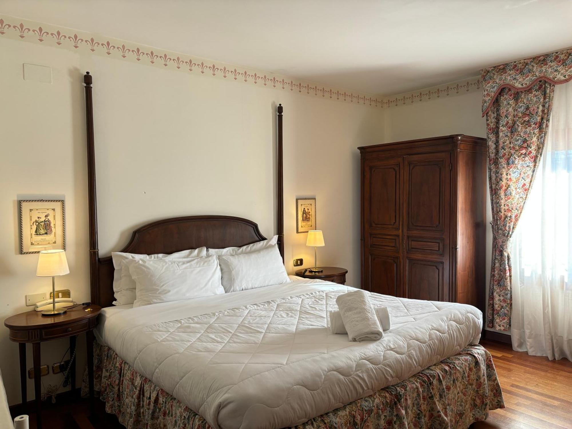Hotel Villa Luppis Pasiano Di Pordenone Exteriör bild