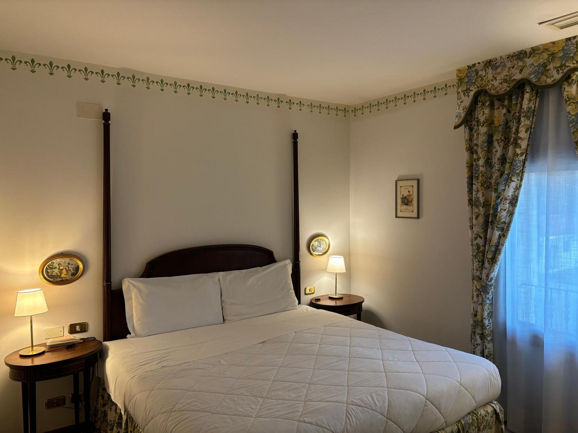 Hotel Villa Luppis Pasiano Di Pordenone Exteriör bild